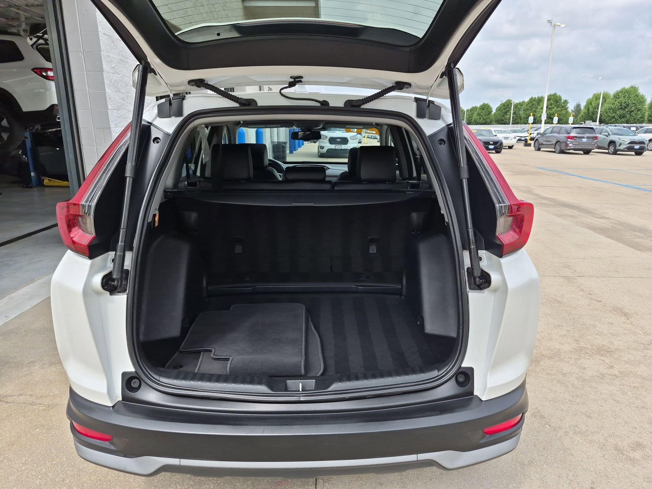 Used 2020 Platinum White Pearl Honda EX-L AWD image 27