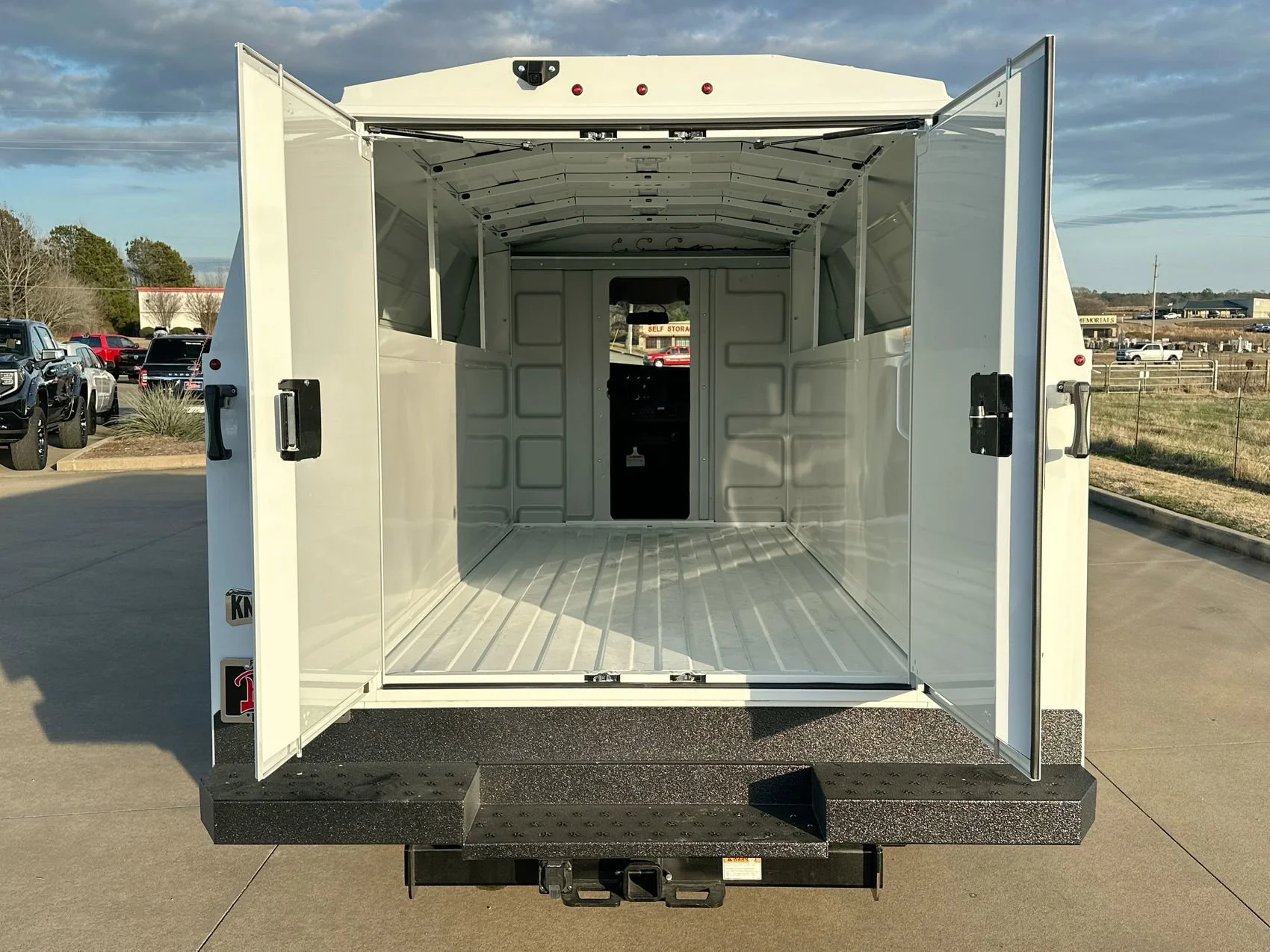 New 2025 Summit White Chevrolet Work Van image 21