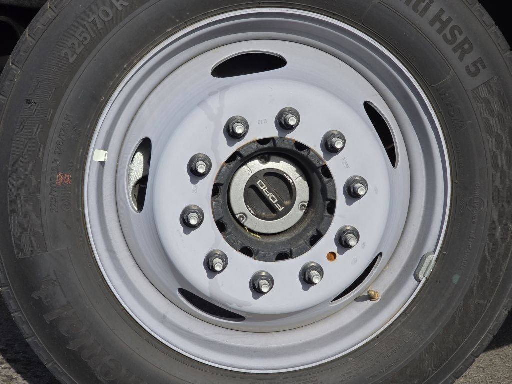 2025 Ford F-550 Super Duty Chassis Cab XL - Photo 25