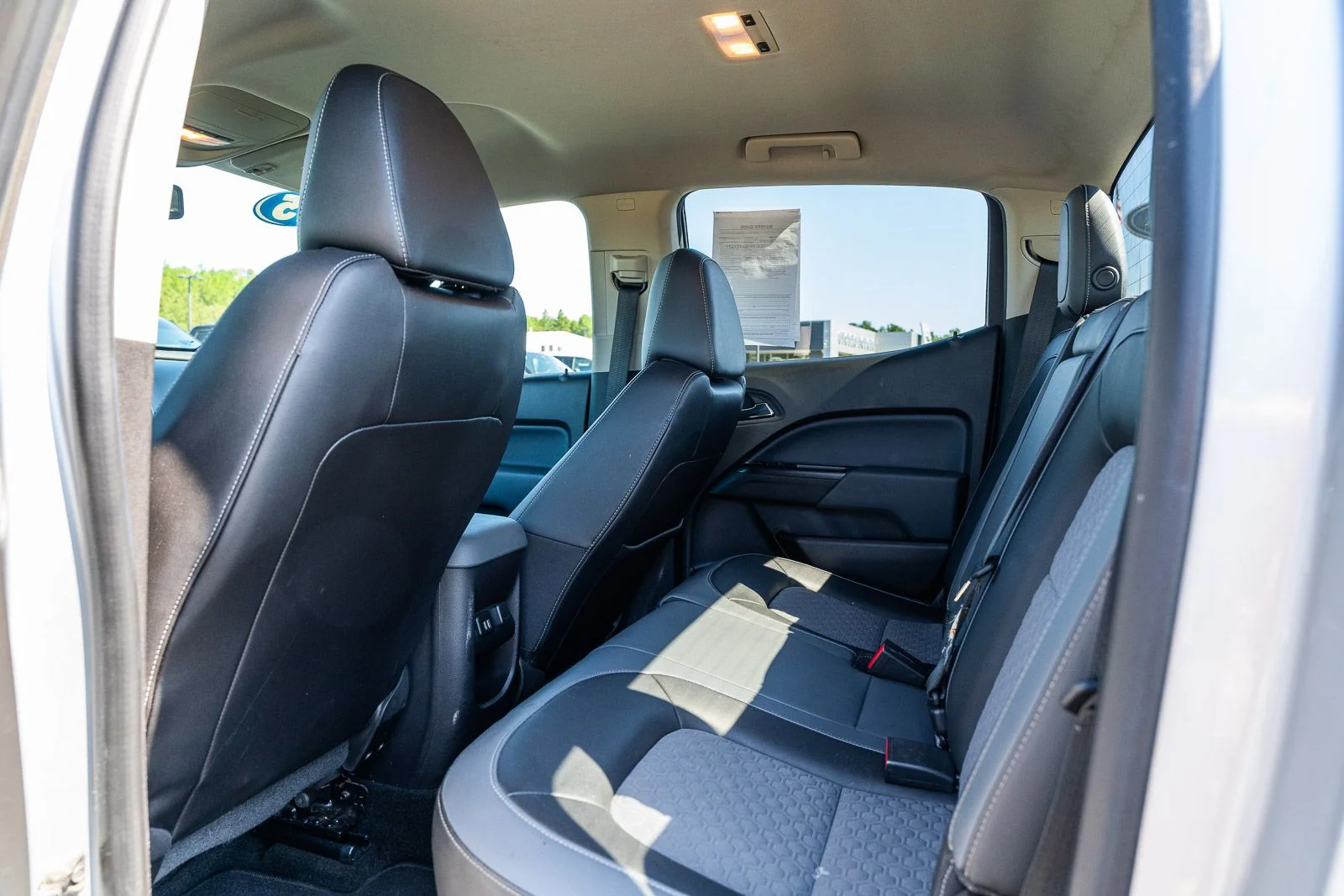 Used 2015 Silver Chevrolet Z71 image 14