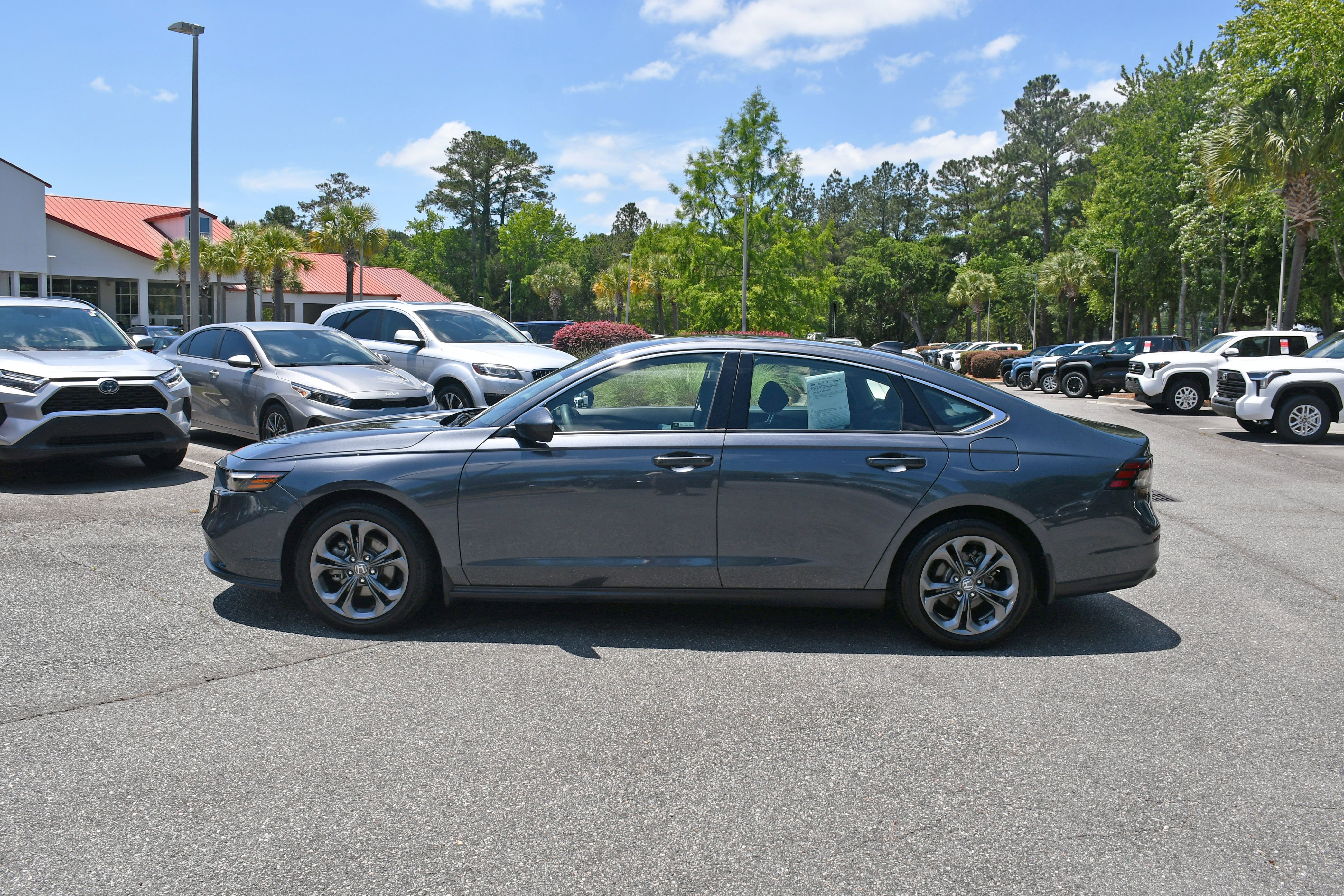 Used 2023  Honda EX image 1