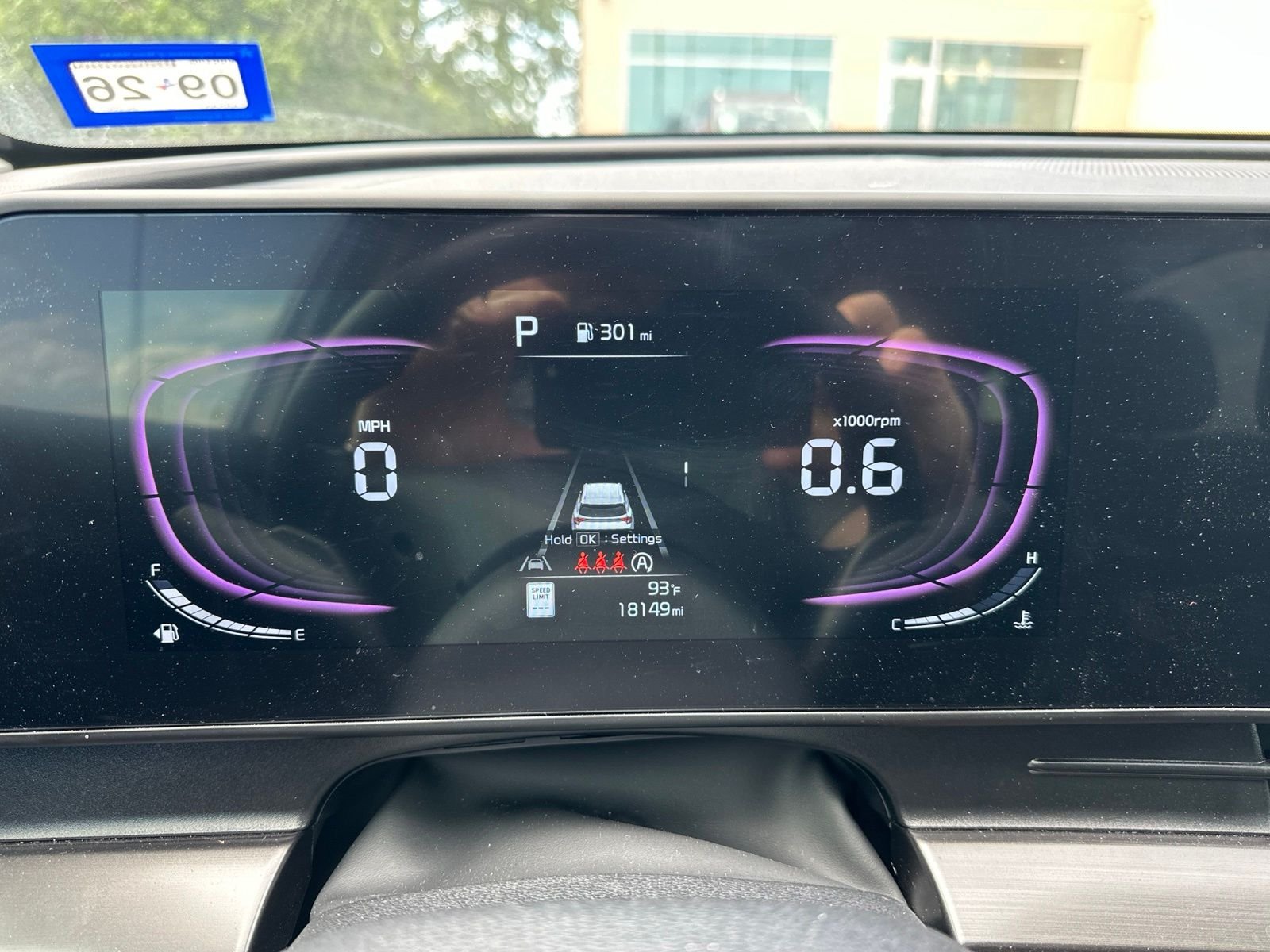 Used 2025 Glacial White Pearl Kia EX image 18