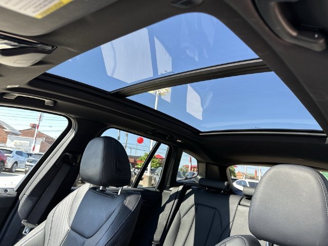 Used 2023 Black BMW M40i image 18