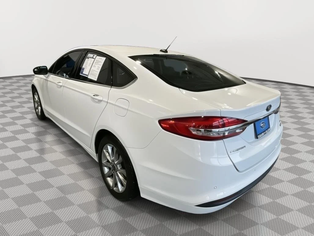 Used 2017 Oxford White Ford SE image 13
