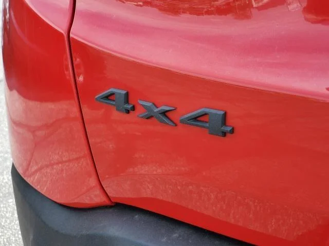 Used 2015 Colorado Red Jeep Trailhawk image 27