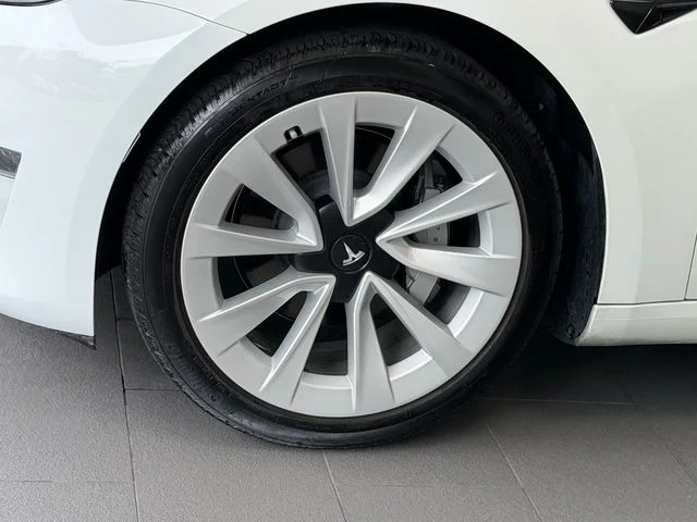 Used 2023 White Tesla Base image 4