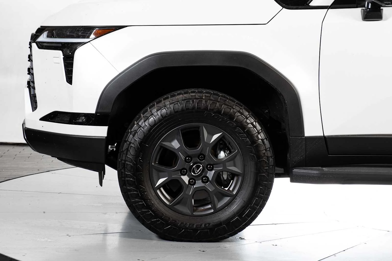 Certified Used 2026 EMINENT WHITE PEARL Lexus Overtrail image 12
