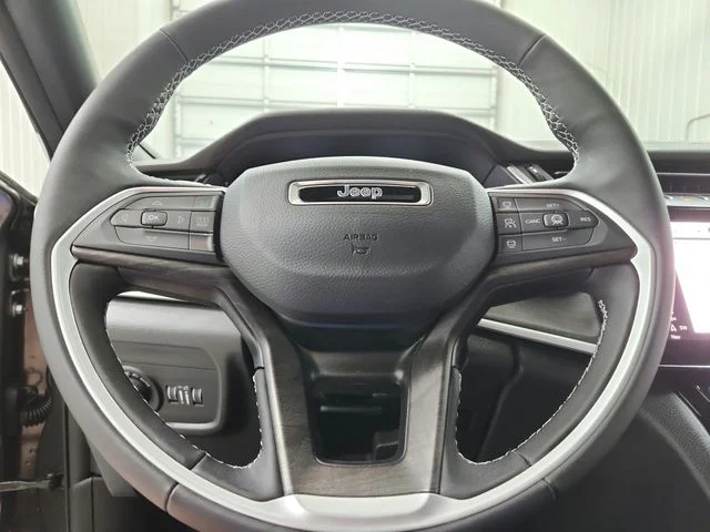 New 2026 Baltic Gray Metallic Clearcoat Jeep Altitude image 24