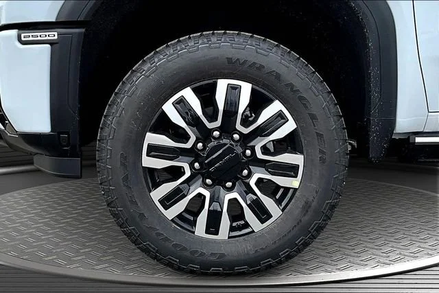New 2026 Glacier White Tricoat GMC Denali Ultimate image 13