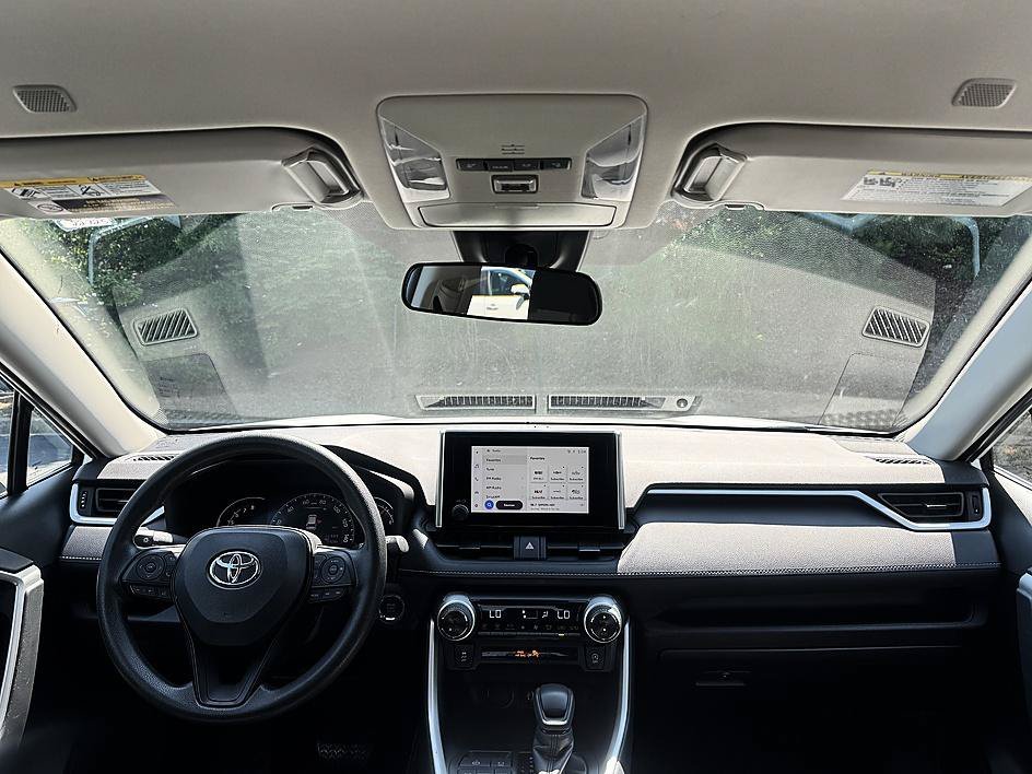 Used 2025 Ice Toyota XLE image 18