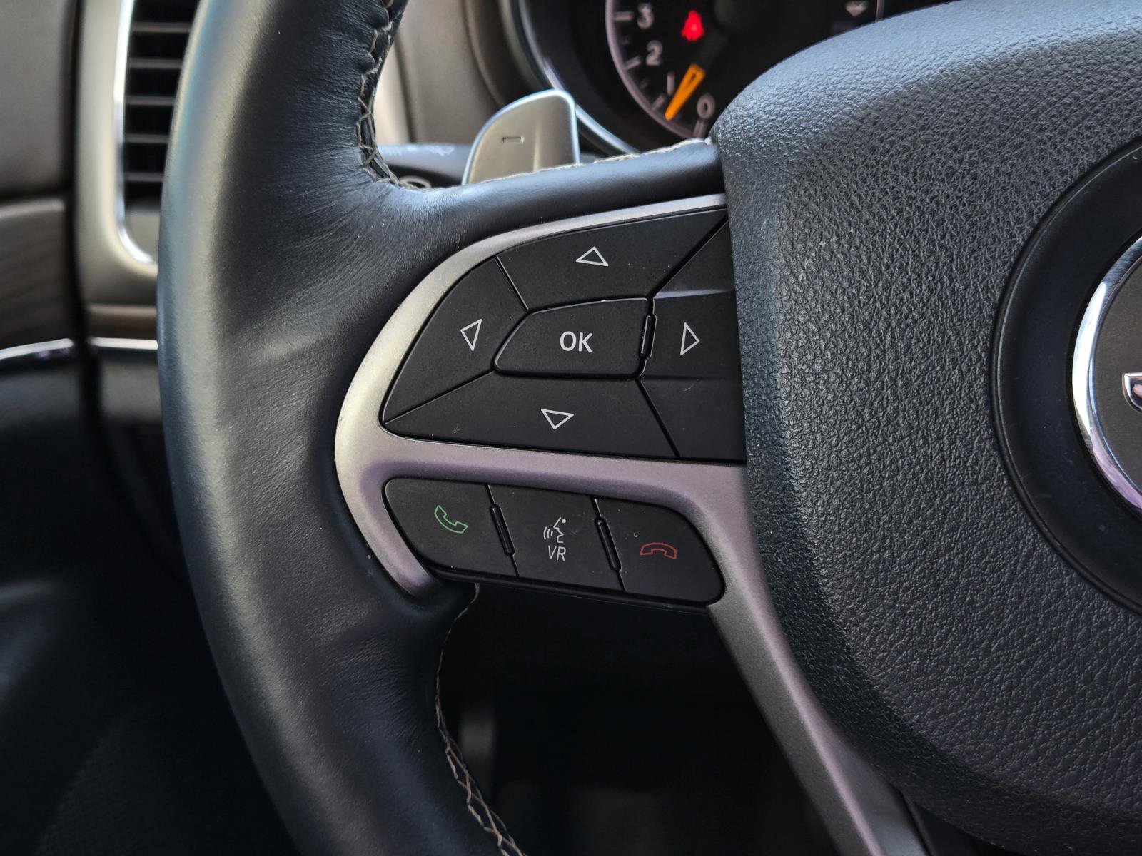 Used 2017 Ivory 3-Coat Jeep Overland image 16