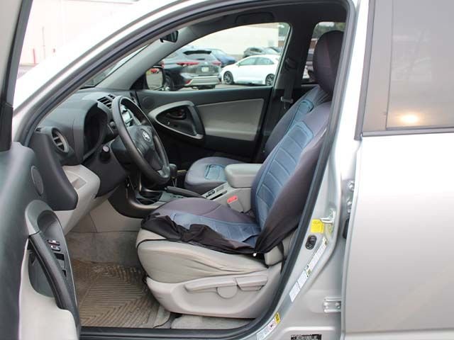 Used 2011 Classic Silver Metallic Toyota Base image 11