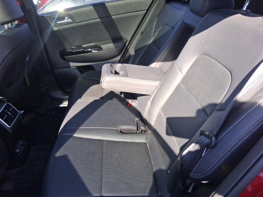 Used 2022 Red Kia Nightfall image 17