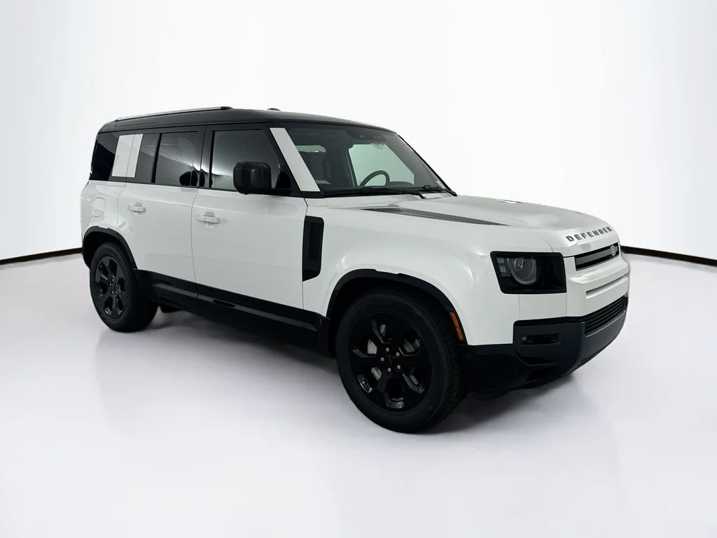 New 2026 Fuji White Land Rover X-Dynamic SE image 3