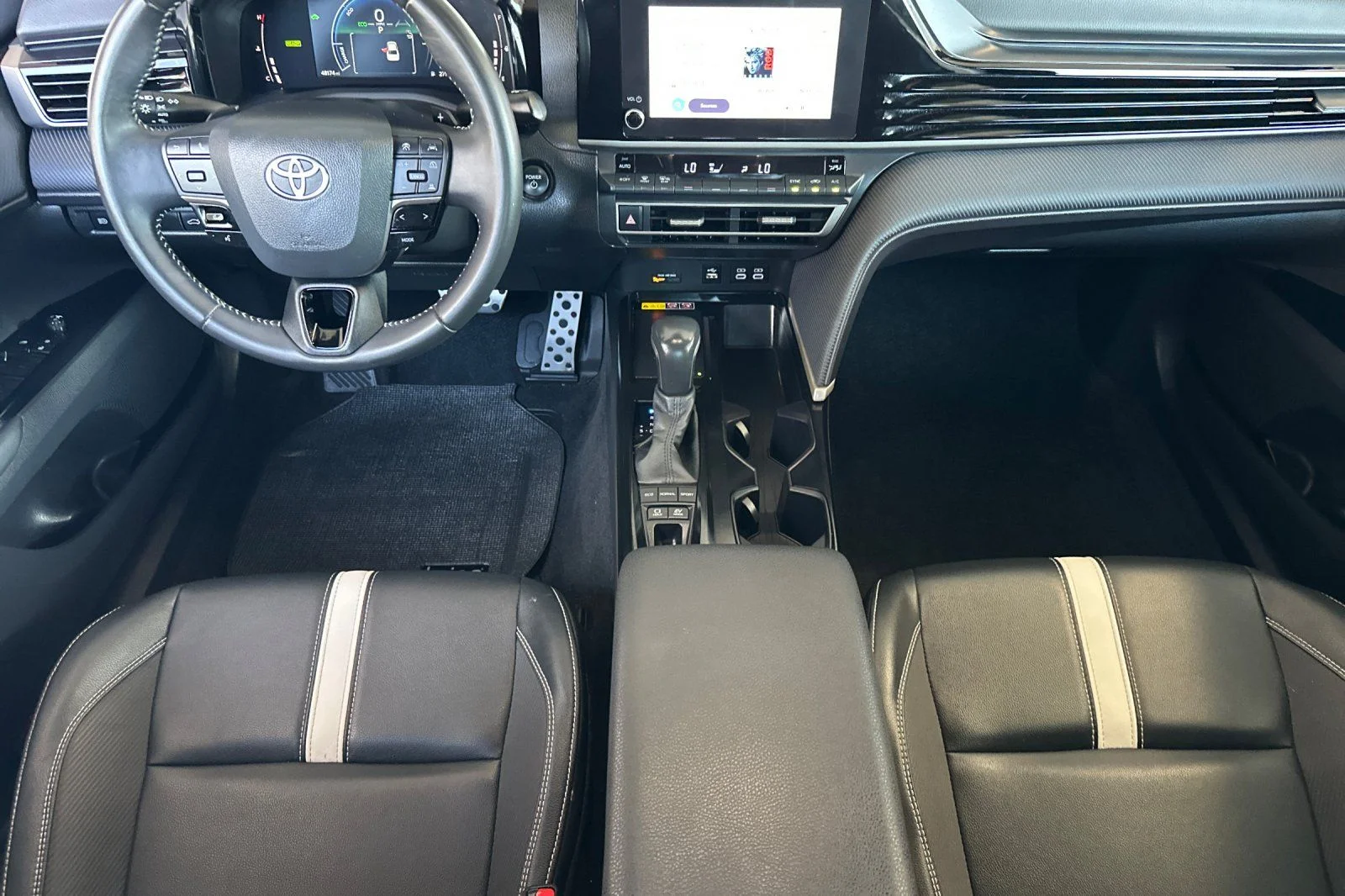Used 2025 Ocean Toyota SE image 10