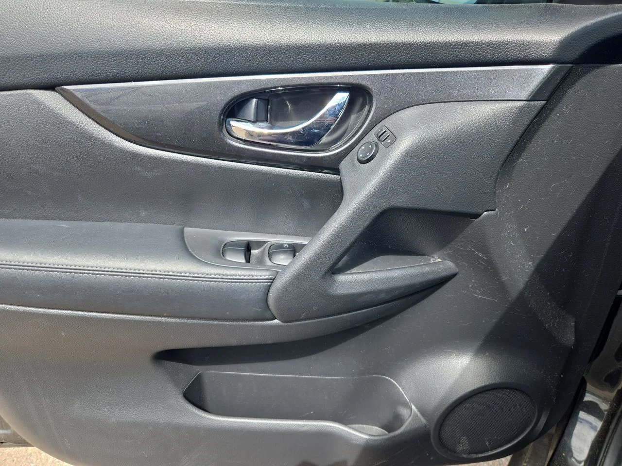 Used 2017 Magnetic Black Nissan SV image 11