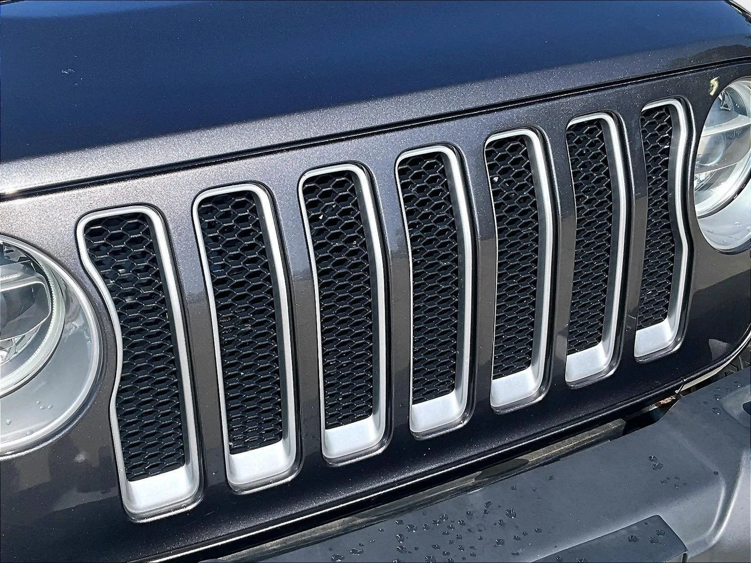 Used 2018 Gray Jeep Unlimited Sahara image 27