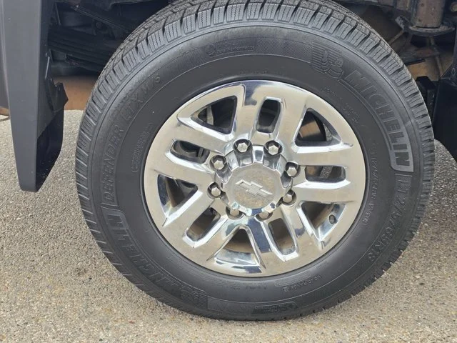 Used 2016 Gray Chevrolet LT image 30