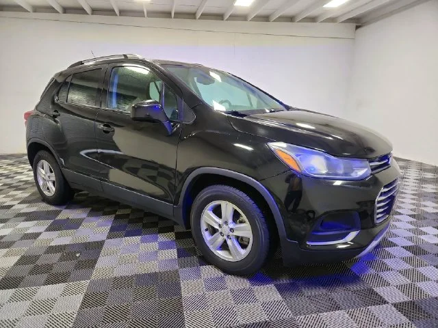 Used 2021 Black Chevrolet LT image 8