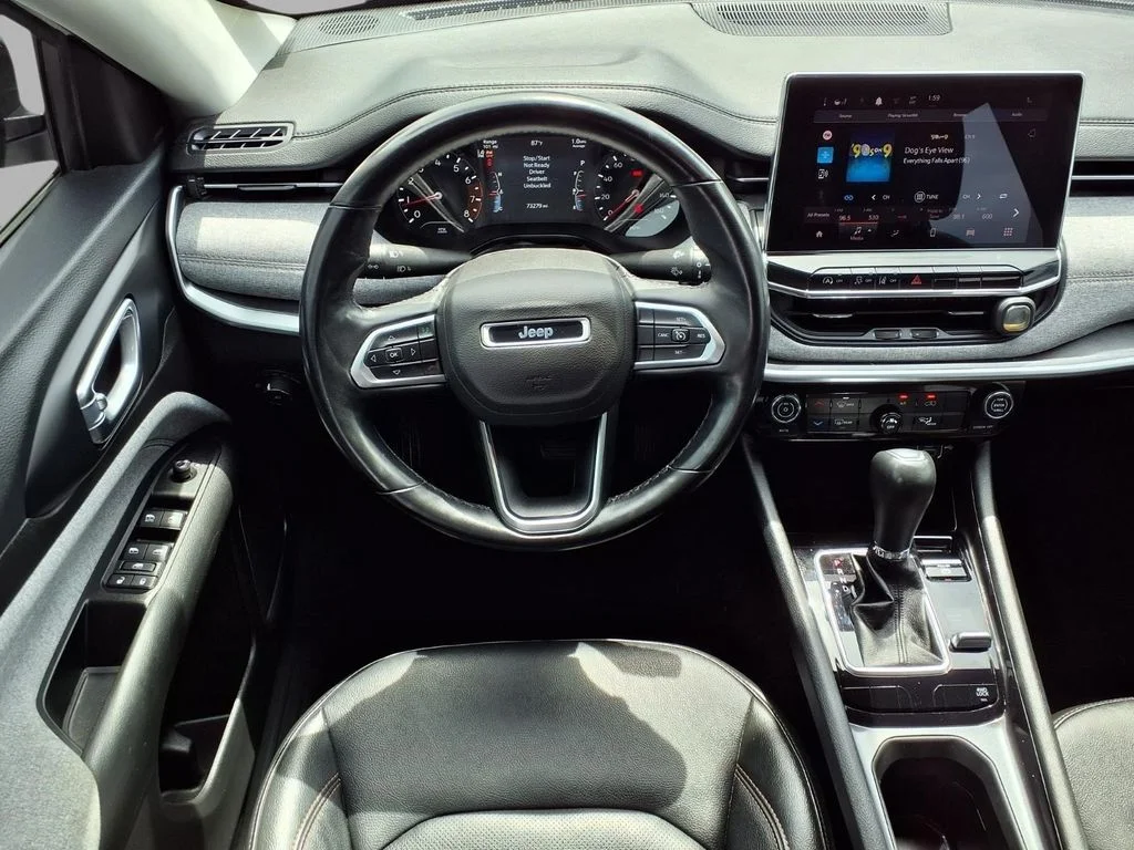 Certified Used 2022 White Jeep Latitude Lux image 4