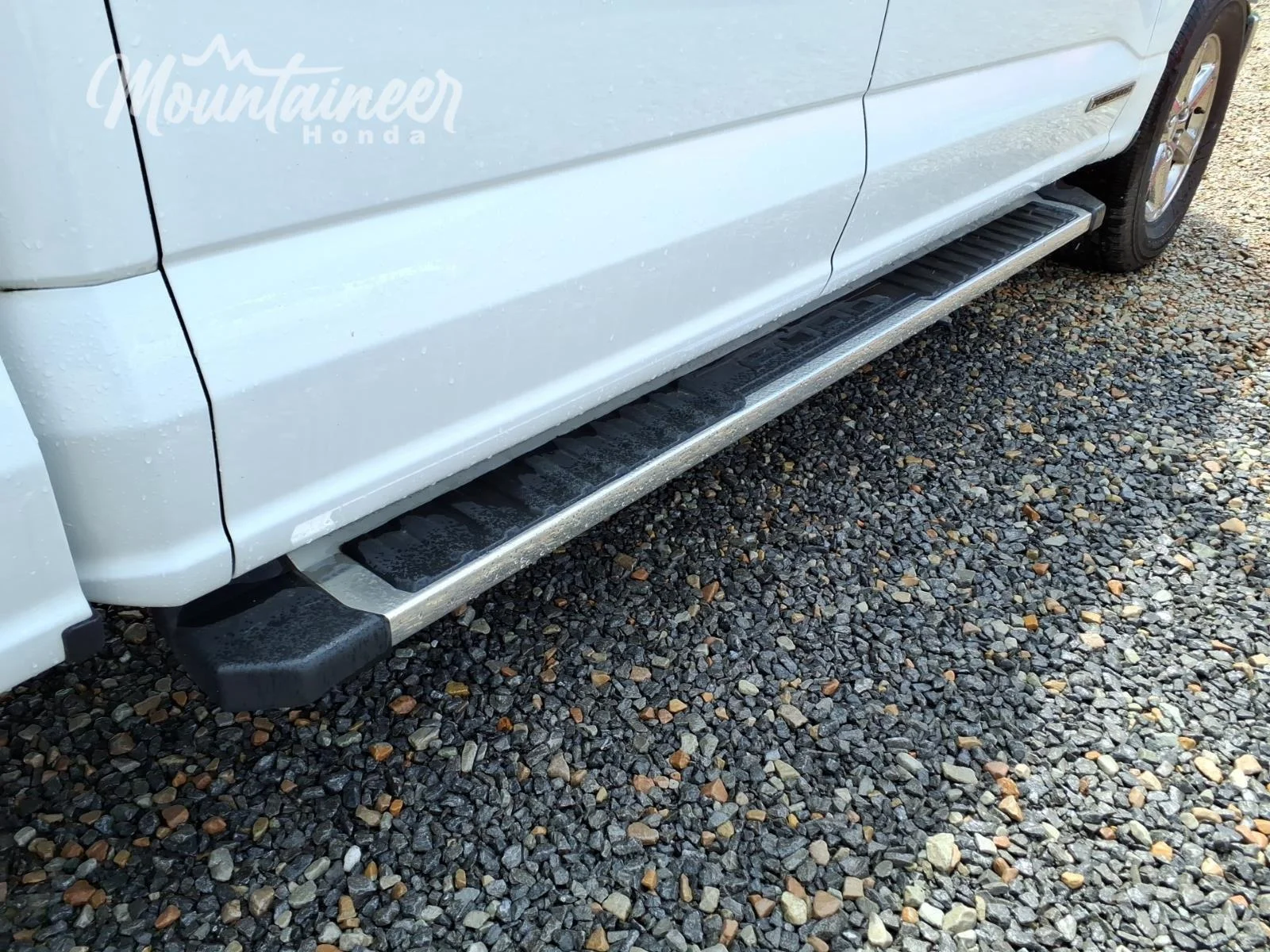 Used 2024 Oxford White Ford XLT image 21