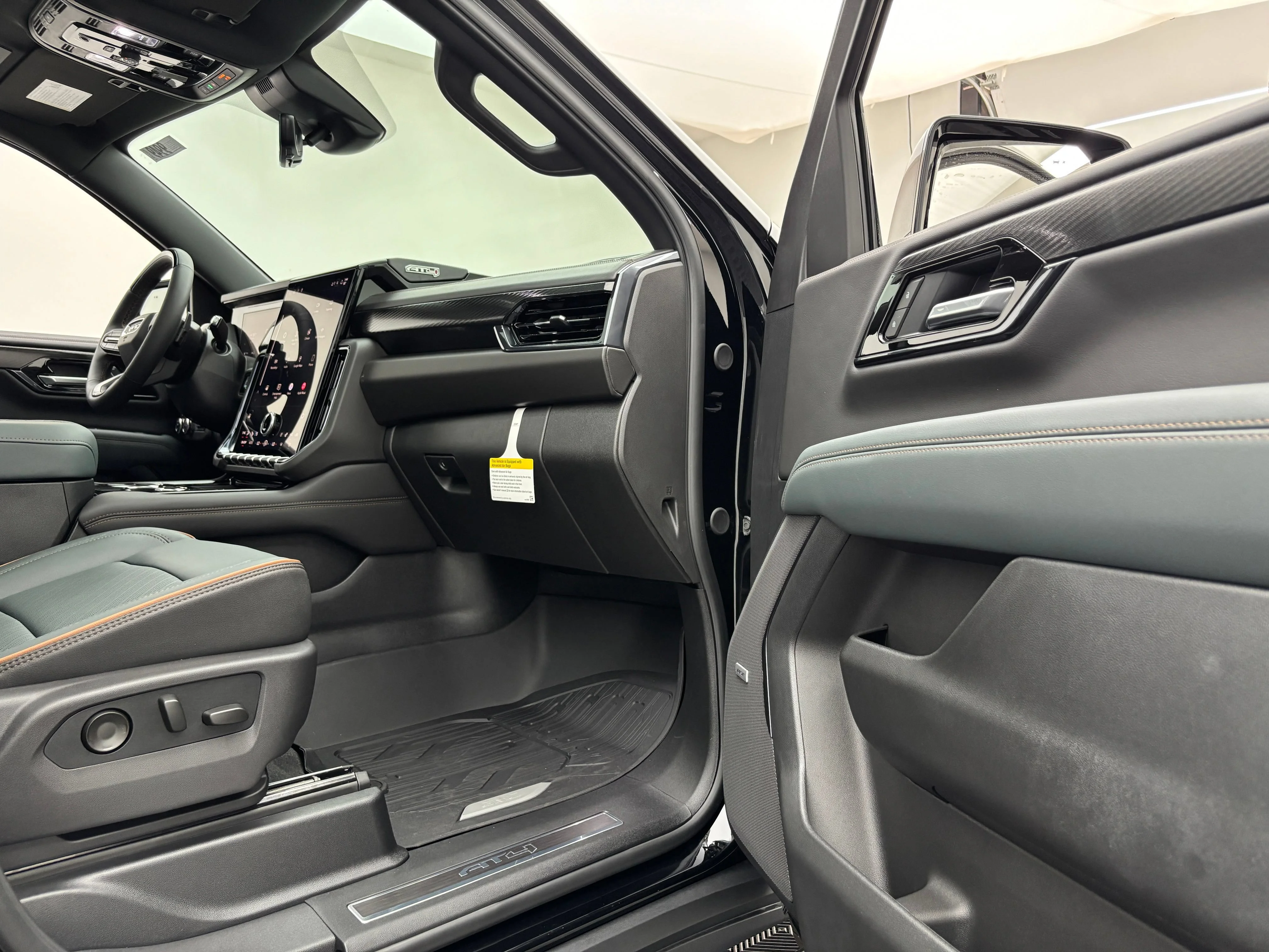 2026 GMC Yukon AT4 - Photo 37