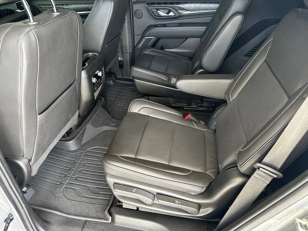 Used 2023 Silver GMC Denali image 31