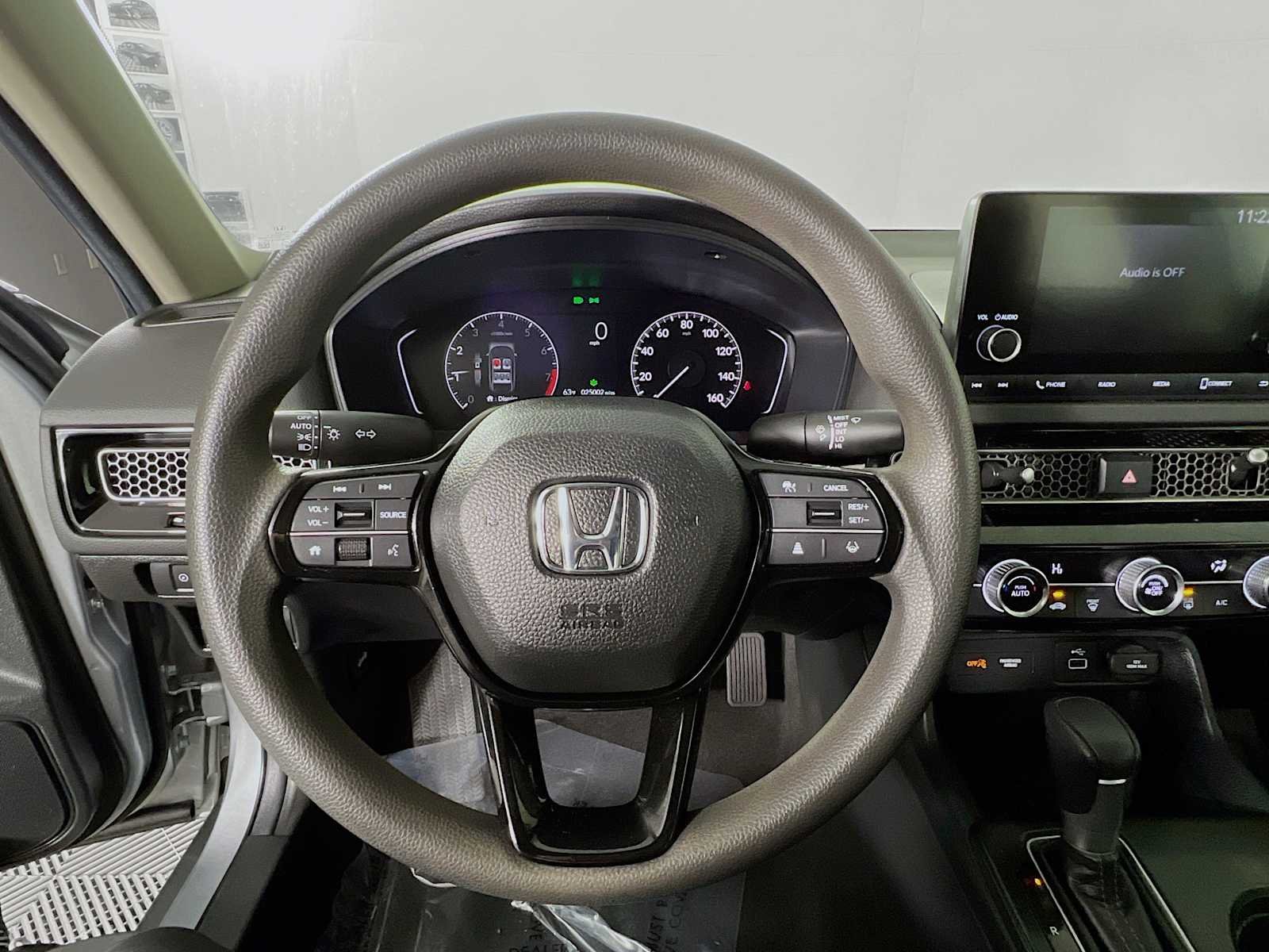 Used 2024 Lunar Silver Metallic Honda LX image 11