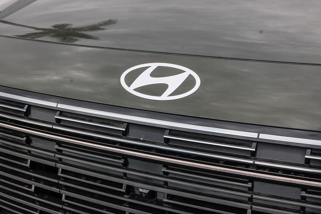 New 2026 Green Hyundai SEL Premium image 6