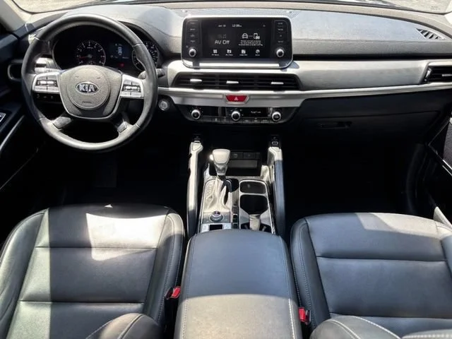 Used 2020 Black Kia S image 13