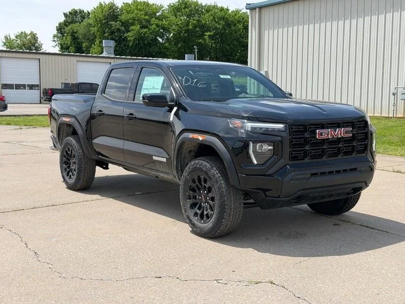 2026 GMC Canyon 2WD Elevation Crew Cab Short Box's photo