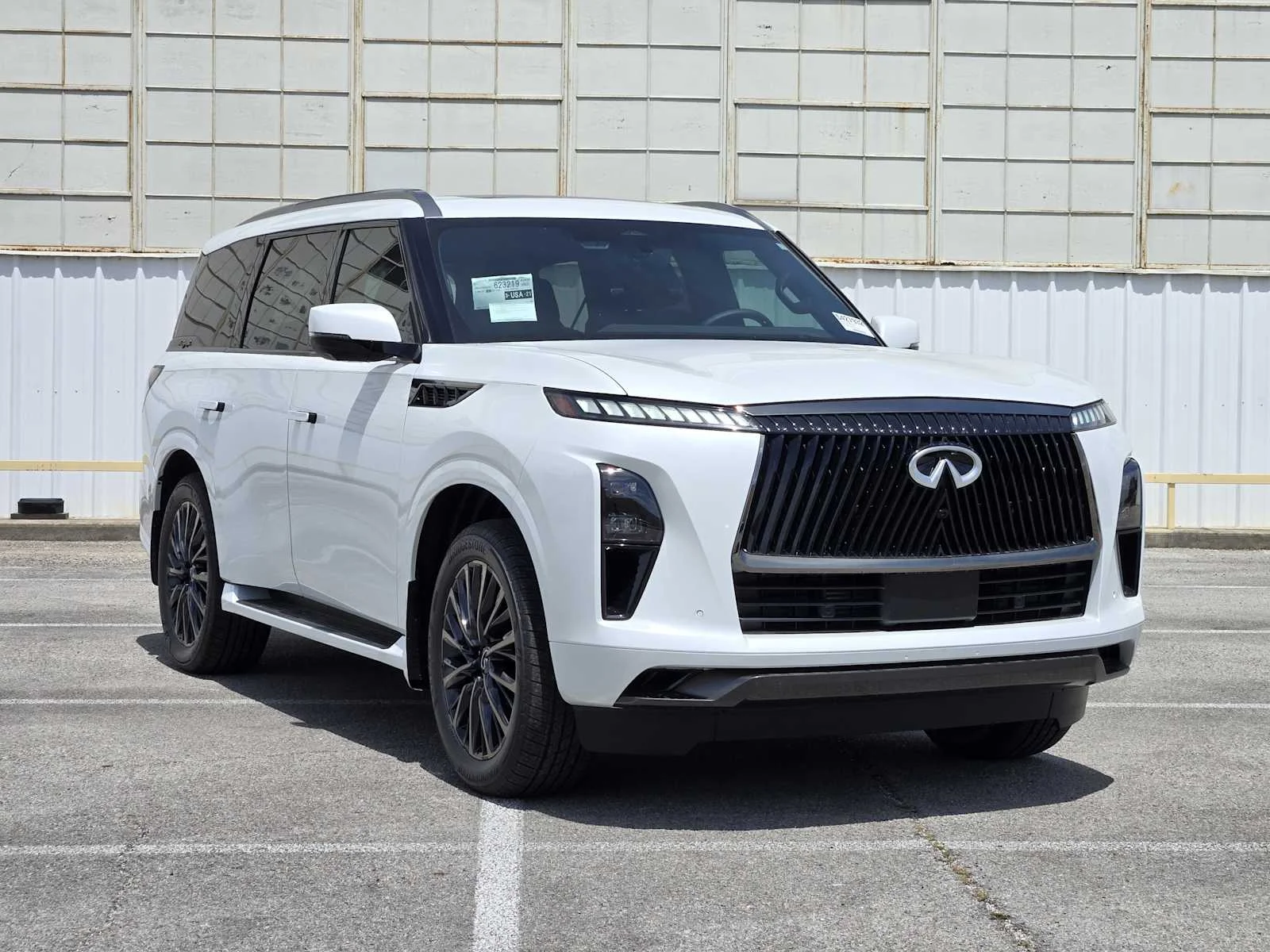 New 2026 RADIANT WHITE INFINITI Autograph 4WD image 2