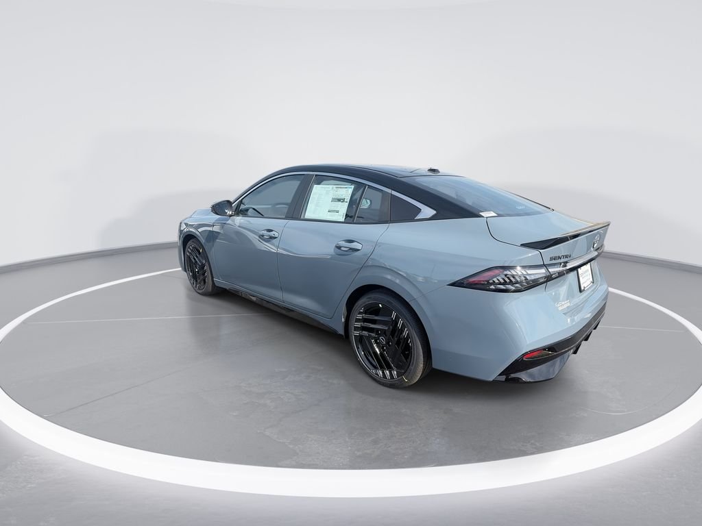 New 2026 Atlantic Gray Metallic / Super Black Two-tone Nissan SR image 6