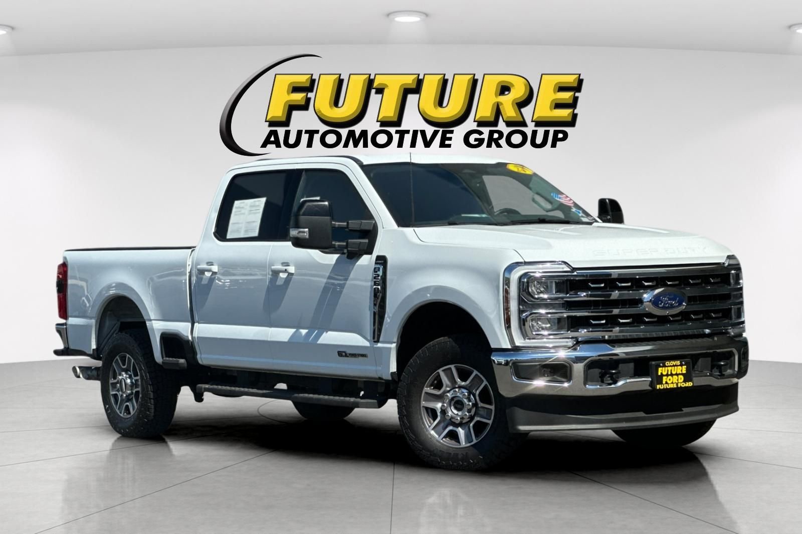 Used 2024 White Ford Lariat image 1