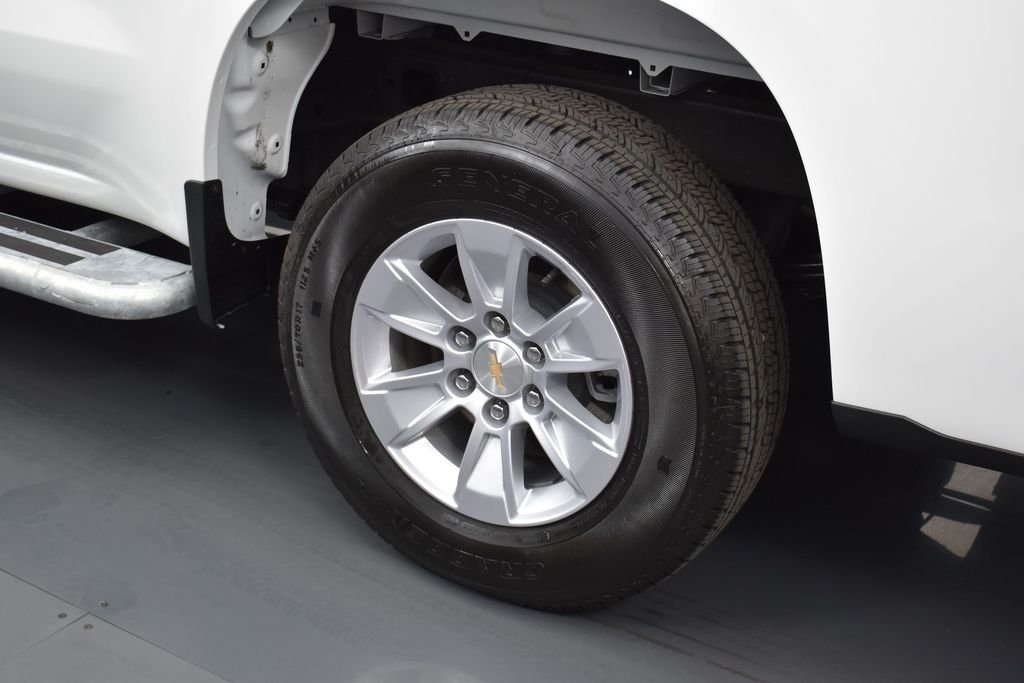 Used 2025 Summit White Chevrolet WT image 15