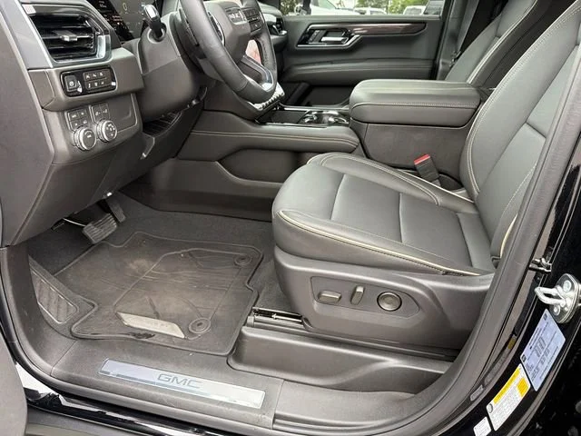 Used 2026 Onyx Black GMC Elevation image 9
