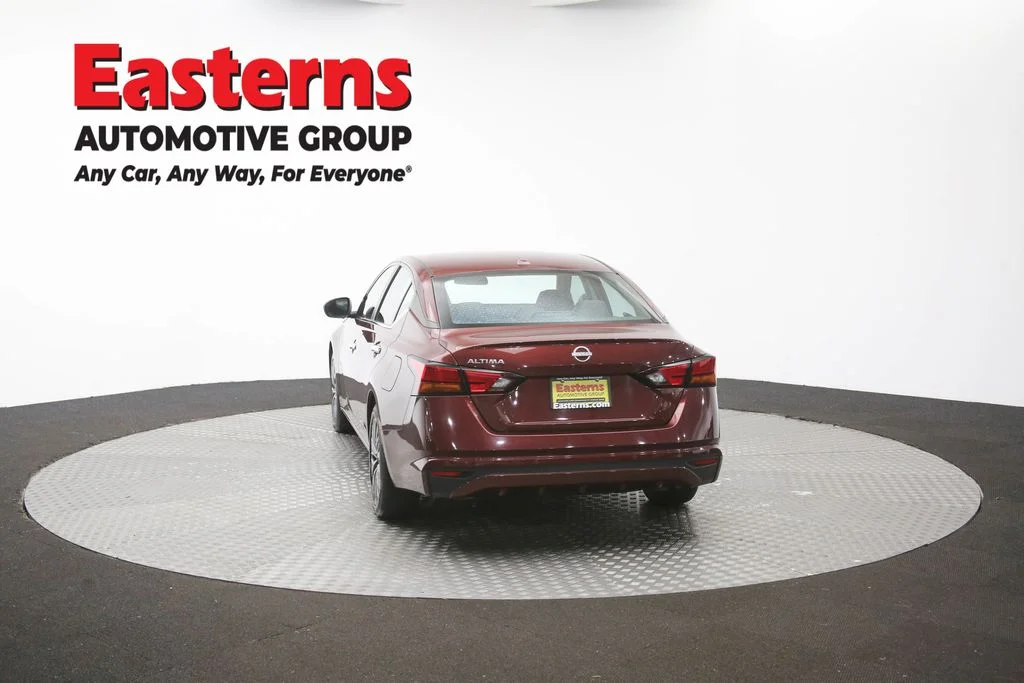 Used 2025 Red Nissan 2.5 SV image 62