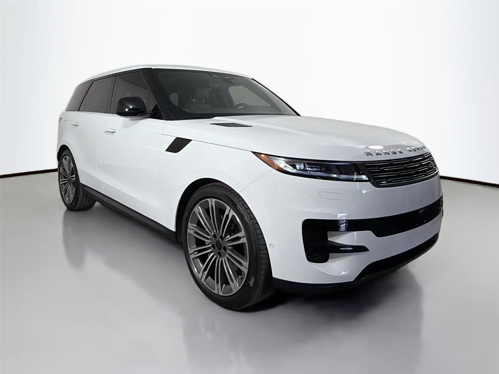 New 2026 Fuji White Land Rover SE P360 image 3