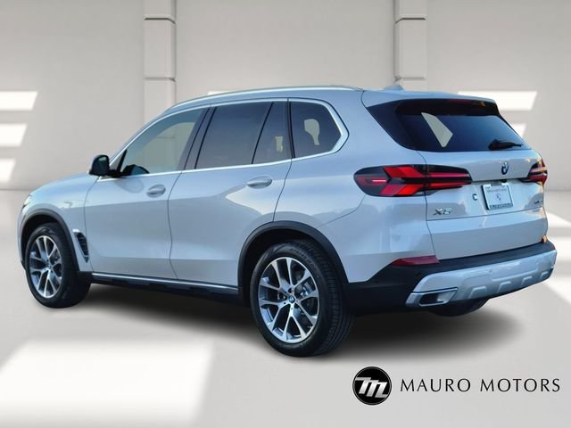 Used 2026 White BMW xDrive40i image 5