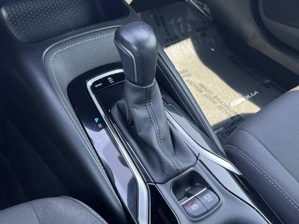 Used 2019  Toyota SE image 40