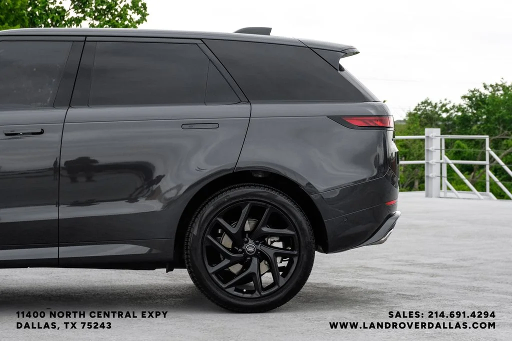 Certified Used 2025 Carpathian Gray Premium Metallic Land Rover Dynamic SE image 11
