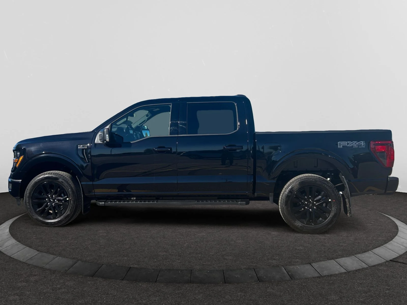 New 2026 Agate Black Metallic Ford XLT image 2