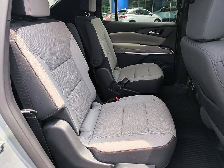 Used 2025 Sterling Gray Metallic Chevrolet FWD LT image 32