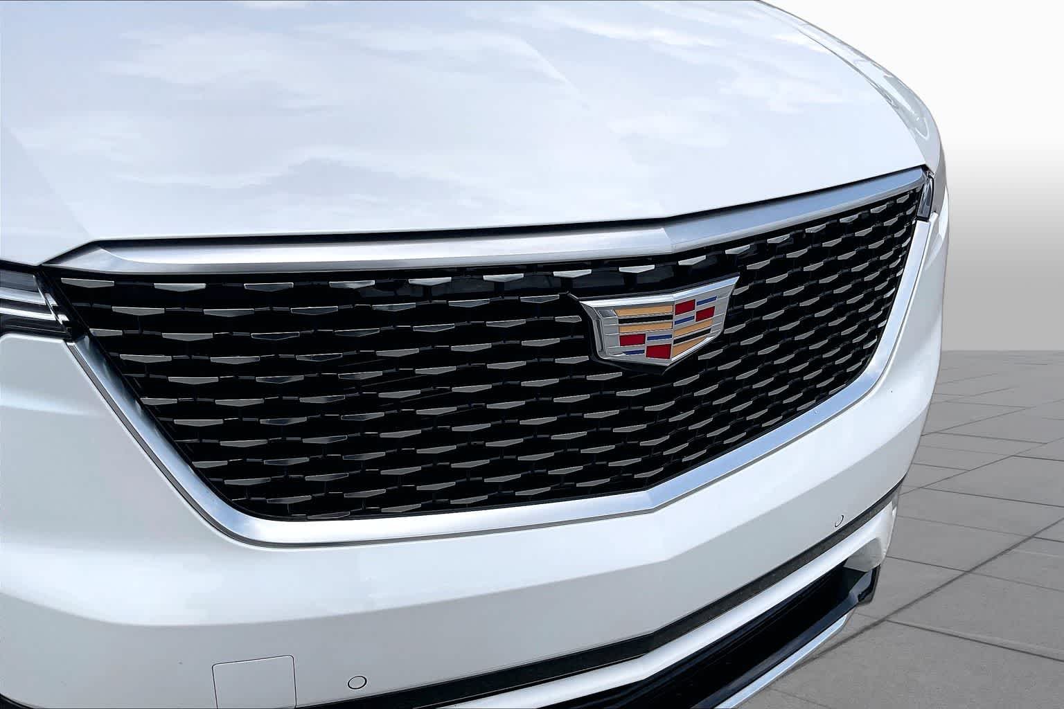 Used 2024 Crystal White Tricoat Cadillac FWD Premium Luxury image 30