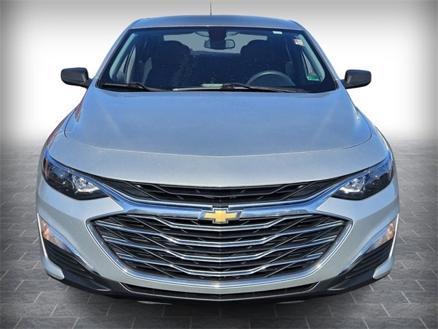 2020 Chevrolet Malibu LS photo 2