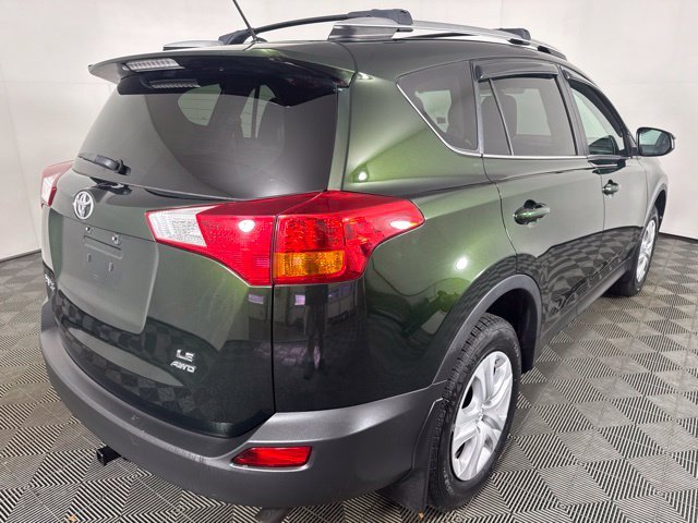 Used 2013 Green Toyota LE image 3