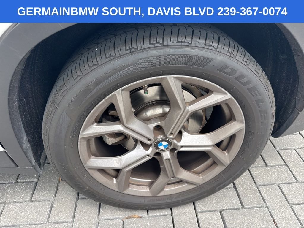 Used 2021 White Metallic BMW xDrive30i image 12