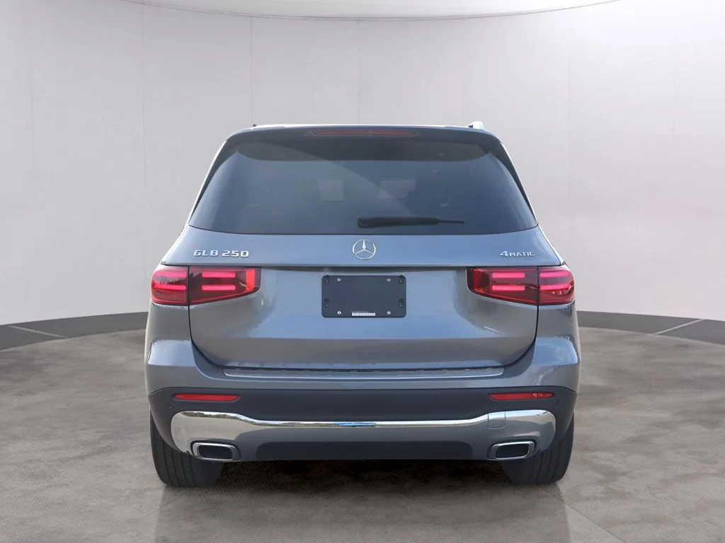 Used 2026 Mountain Gray Metallic Mercedes-Benz GLB 250 image 6