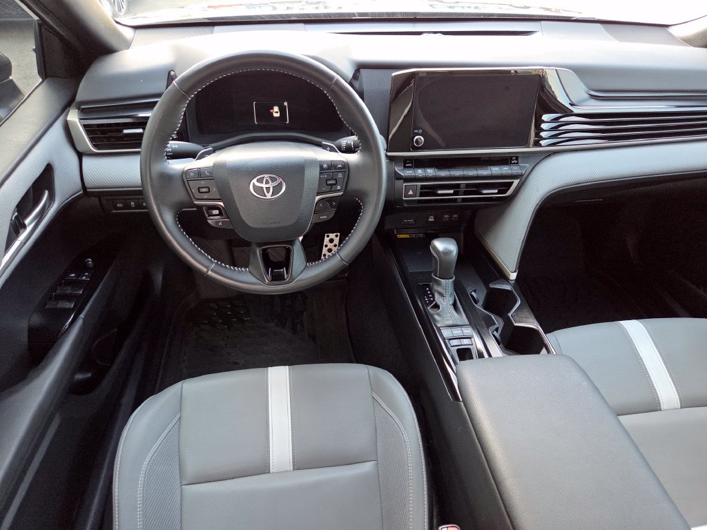 Used 2025  Toyota SE image 17