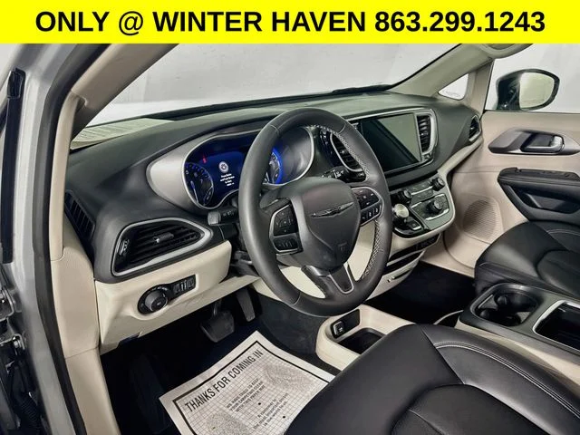 Used 2024 Silver Chrysler Touring L image 9
